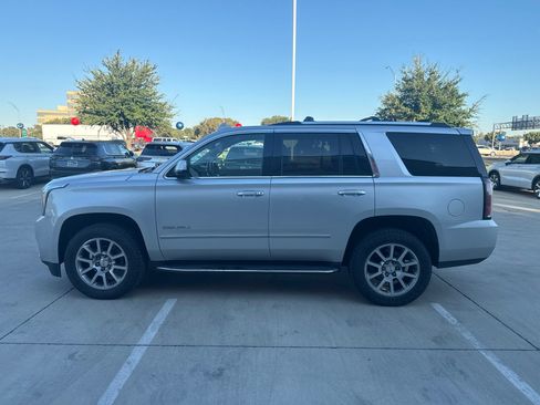 Used 2018 GMC Yukon Denali AWD/4WD image 3