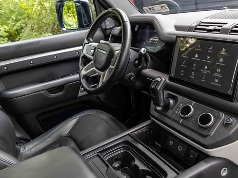 Used 2022 Land Rover Defender 110 XS Edition AWD/4WD image 27