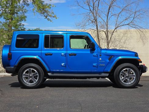 Used 2021 Jeep Wrangler Unlimited Sahara AWD/4WD image 11