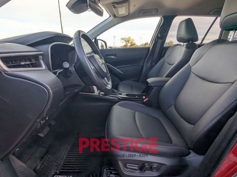 Used 2023 Toyota Corolla Cross XLE image 22