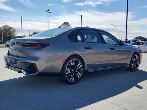 Certified 2023 BMW 740i 740i w/ Executive Package image 6