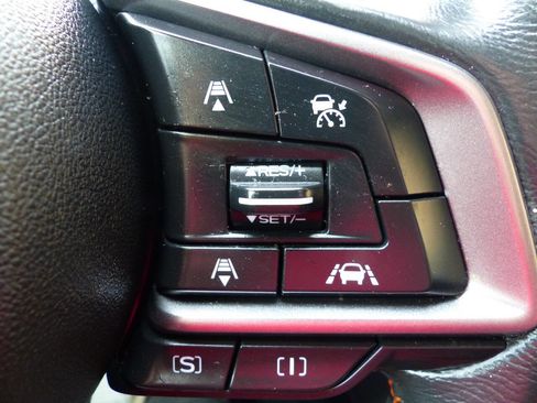 Used 2020 Subaru Crosstrek 2.0i Limited w/ Moonroof Package w/Navigation image 29