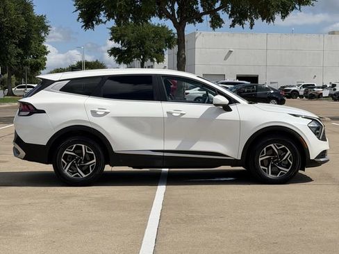 Used 2023 Kia Sportage LX FWD image 3