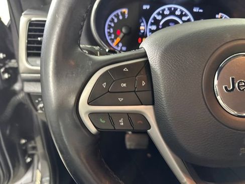 Used 2020 Jeep Grand Cherokee Laredo image 15