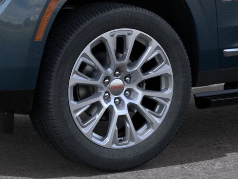 New 2026 GMC Yukon Denali w/ Sun & Power Step Package AWD/4WD image 9