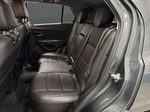 Used 2020 Chevrolet Trax Premier image 28