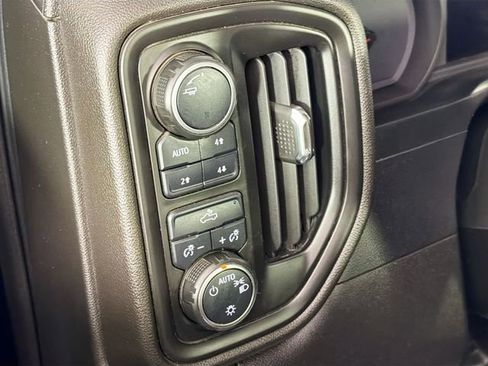 Used 2022 Chevrolet Silverado 1500 W/T w/ WT Value Package AWD/4WD image 10