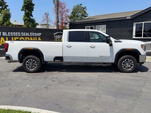 Used 2022 GMC Sierra 3500 SLE w/ SLE Convenience Package AWD/4WD image 9