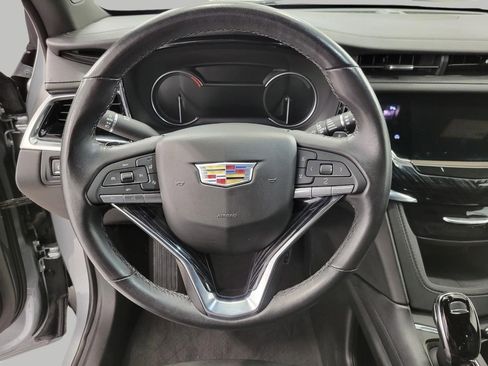 Certified 2025 Cadillac XT6 Premium Luxury image 5