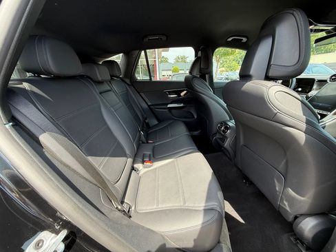 Used 2023 Mercedes-Benz GLC 300 4MATIC image 19