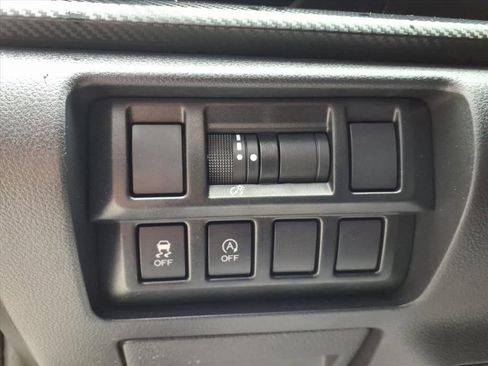 Used 2023 Subaru Crosstrek 2.0i image 17