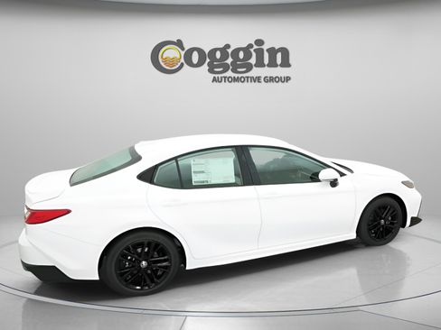 New 2026 Toyota Camry SE FWD image 19