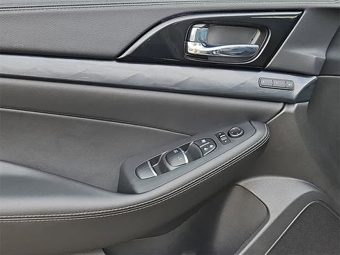 Used 2023 Nissan Maxima Platinum w/ Sport Mat Group image 11