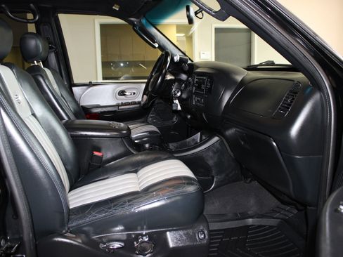 Used 2003 Ford F150 Harley-Davidson RWD image 29