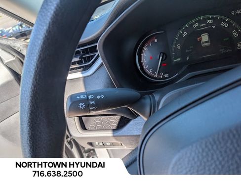 Used 2025 Toyota RAV4 XLE AWD/4WD image 27