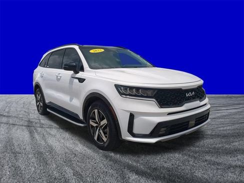 Used 2022 Kia Sorento EX w/ Panoramic Sunroof Package FWD image 2