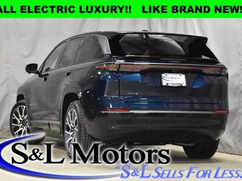 Used 2025 Jeep Wagoneer S Limited image 2