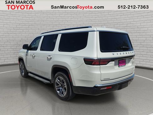 Used 2022 Jeep Wagoneer Series III w/ Flexible Seating Group AWD/4WD image 8