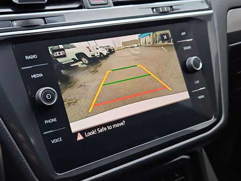 Used 2022 Volkswagen Tiguan SE image 20