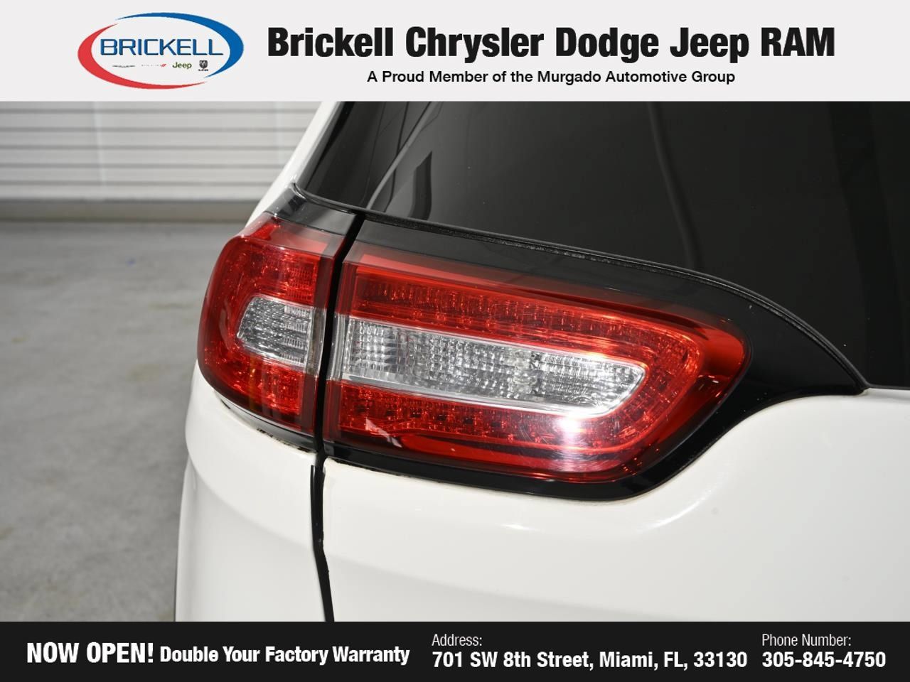 Used 2015 Jeep Cherokee Trailhawk w/ Comfort/Convenience Group AWD/4WD image 11