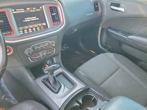 Used 2022 Dodge Charger SXT w/ Blacktop Package image 32