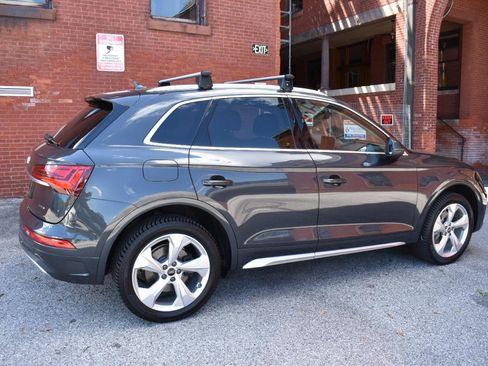 Used 2021 Audi Q5 2.0T Premium Plus w/ Premium Plus Package AWD/4WD image 2