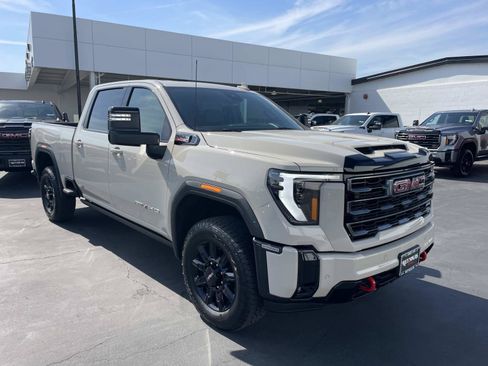 New 2026 GMC Sierra 2500 AT4 w/ AT4 Premium Plus Package AWD/4WD image 8