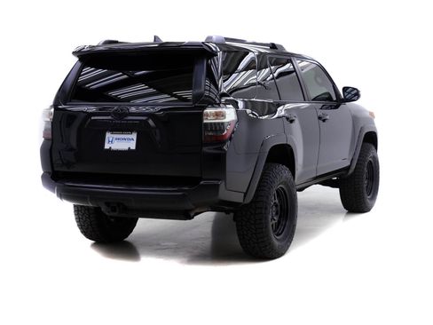 Used 2020 Toyota 4Runner TRD Off-Road Premium w/ Moonroof Package AWD/4WD image 2