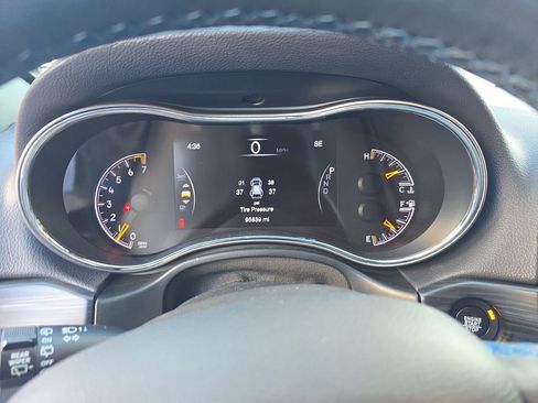 Used 2019 Jeep Grand Cherokee Laredo image 17