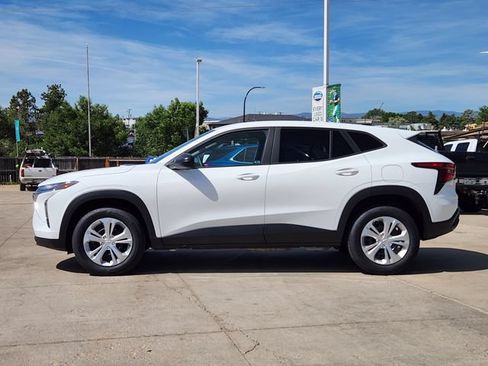 Certified 2024 Chevrolet Trax LS FWD image 4