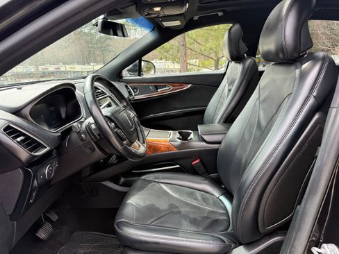 Used 2019 Lincoln Nautilus Reserve image 33