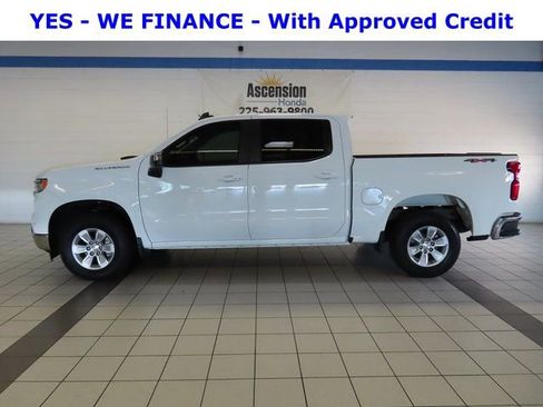 Used 2023 Chevrolet Silverado 1500 LT AWD/4WD image 3