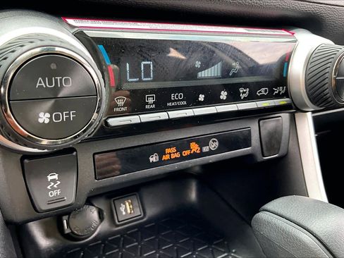 Certified 2024 Toyota RAV4 LE AWD/4WD image 32