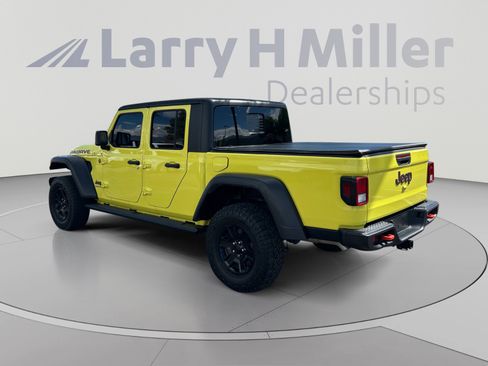 Used 2023 Jeep Gladiator Mojave w/ Cold Weather Group AWD/4WD image 3