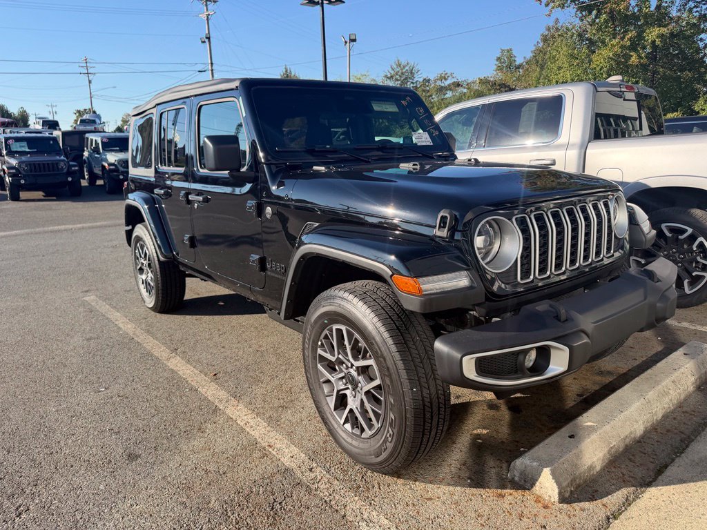 Used 2026 Jeep Wrangler Unlimited Sahara AWD/4WD image 3