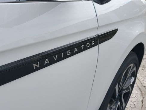 New 2026 Lincoln Navigator Black Label AWD/4WD image 6