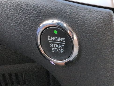 Used 2016 Ford Edge SEL FWD image 27