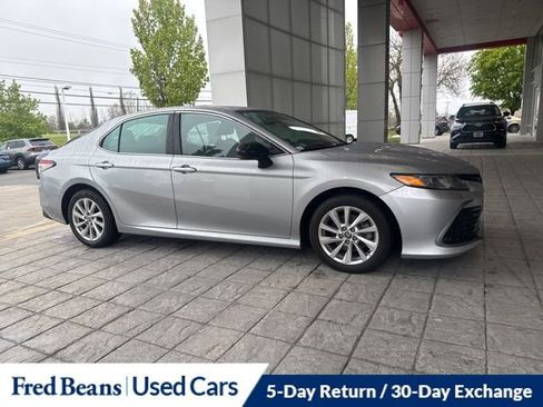 Used 2023 Toyota Camry LE FWD image 4