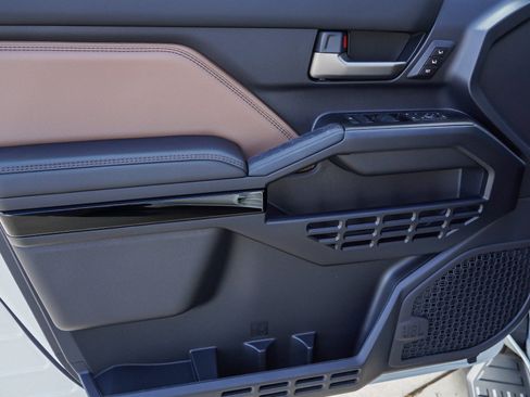 New 2026 Toyota 4Runner Limited AWD/4WD image 21