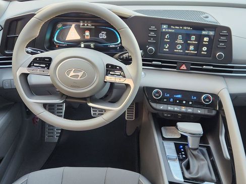 New 2026 Hyundai Elantra SEL Sport FWD image 25