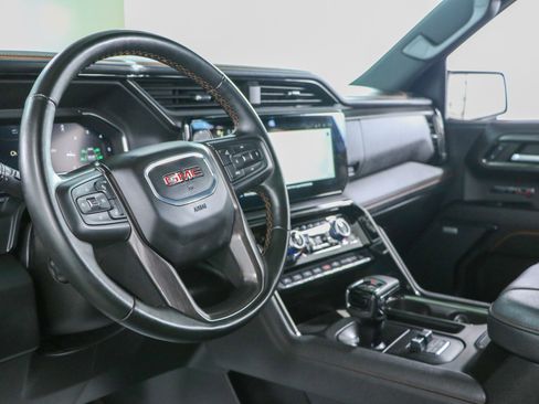 Used 2024 GMC Sierra 1500 AT4 w/ Technology Package AWD/4WD image 28