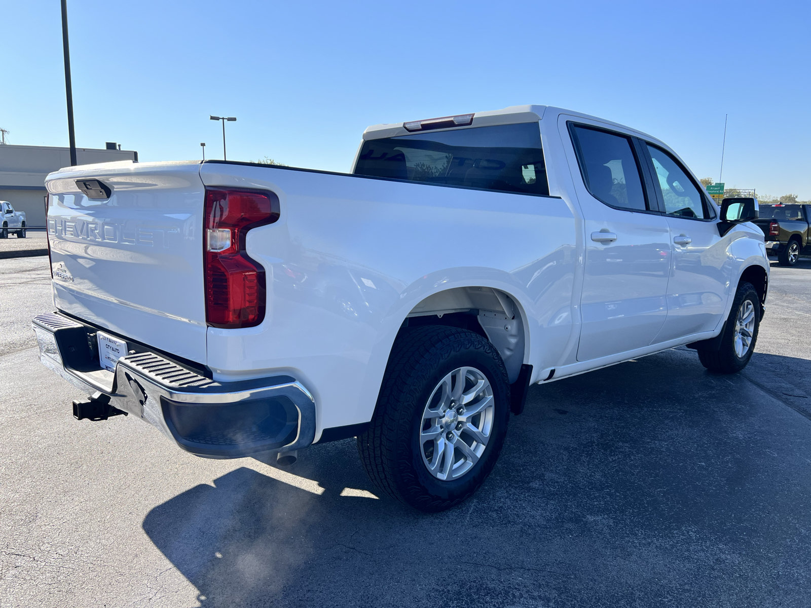 Used 2021 Chevrolet Silverado 1500 LT RWD image 9