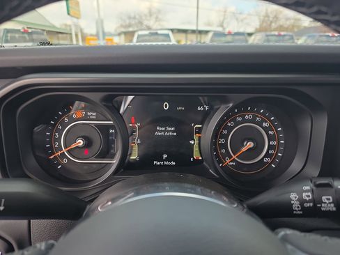 New 2026 Jeep Wrangler Unlimited Sahara AWD/4WD image 18