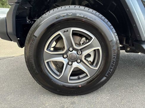 Used 2019 Jeep Wrangler Sport AWD/4WD image 18