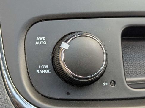 Used 2018 Dodge Durango R/T w/ Technology Group AWD/4WD image 22