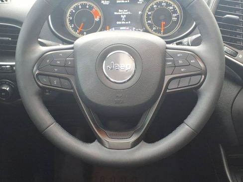 Used 2022 Jeep Cherokee Trailhawk w/ Sun, Sound & Nav Group AWD/4WD image 13