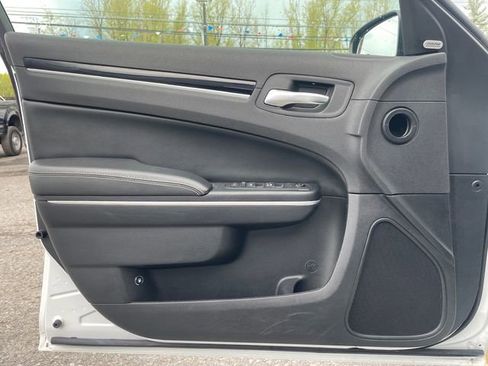 Used 2020 Chrysler 300 S AWD/4WD image 9