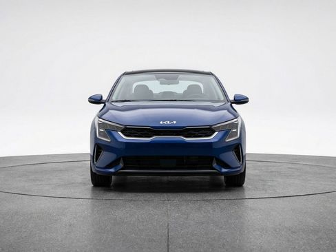 Used 2025 Kia K4 LXS image 2