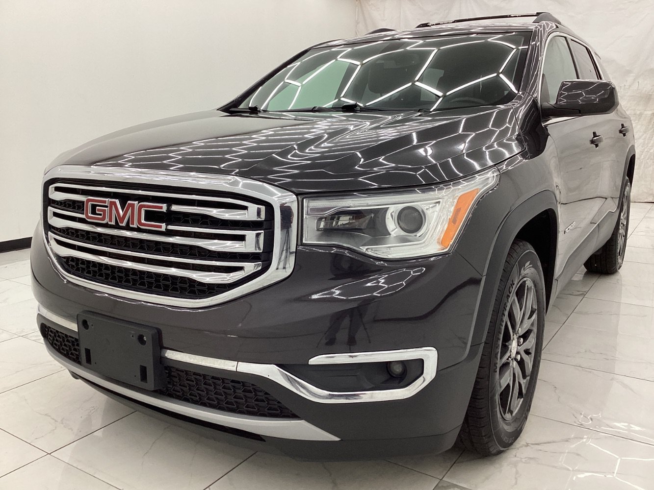 Used 2017 GMC Acadia SLT AWD/4WD image 1