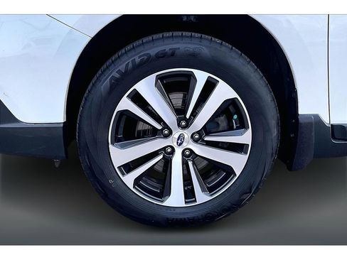 Used 2018 Subaru Outback 2.5i Limited image 14